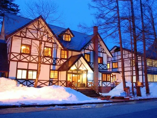 夜発バス/東京・横浜・お台場発 ホテルモンブラン白馬 五竜&47 選べるリフト券|とおみゲレンデまで徒歩8分 家庭的な料理でもてなす、スイス風の小さなホテルです1